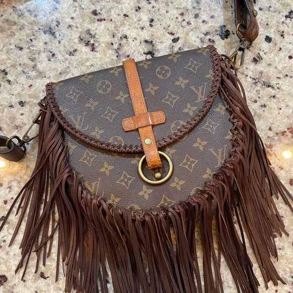 Vintage Louis Vuitton Crossbody - Picture 6 of 8